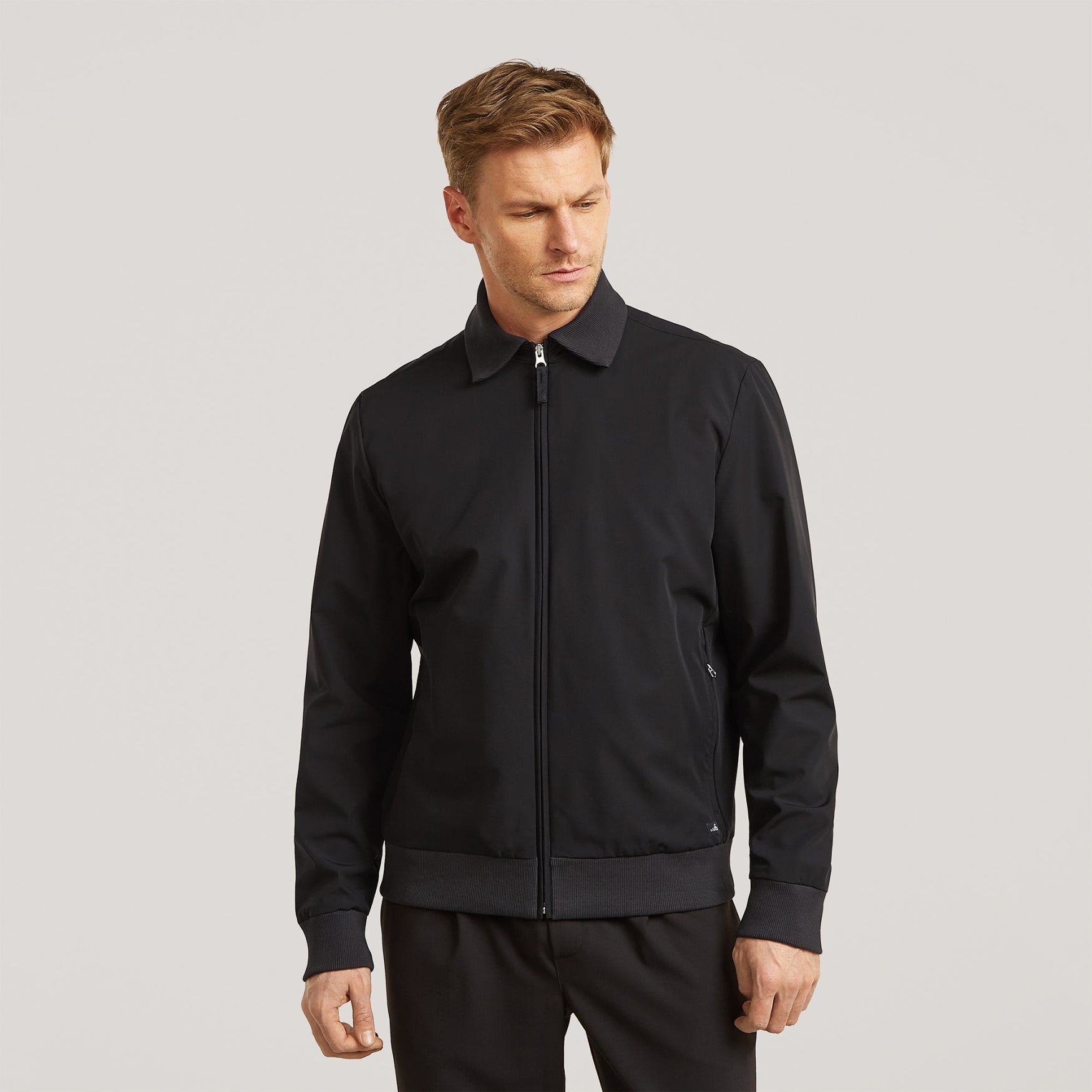 ASHFORD | Pure Black