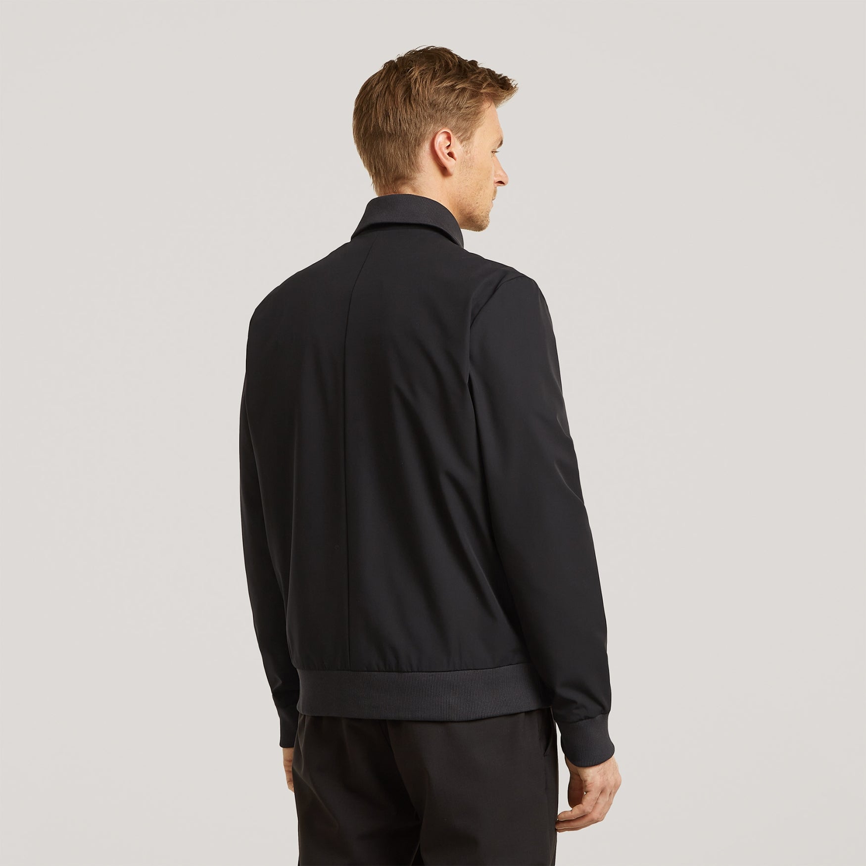 ASHFORD | Pure Black