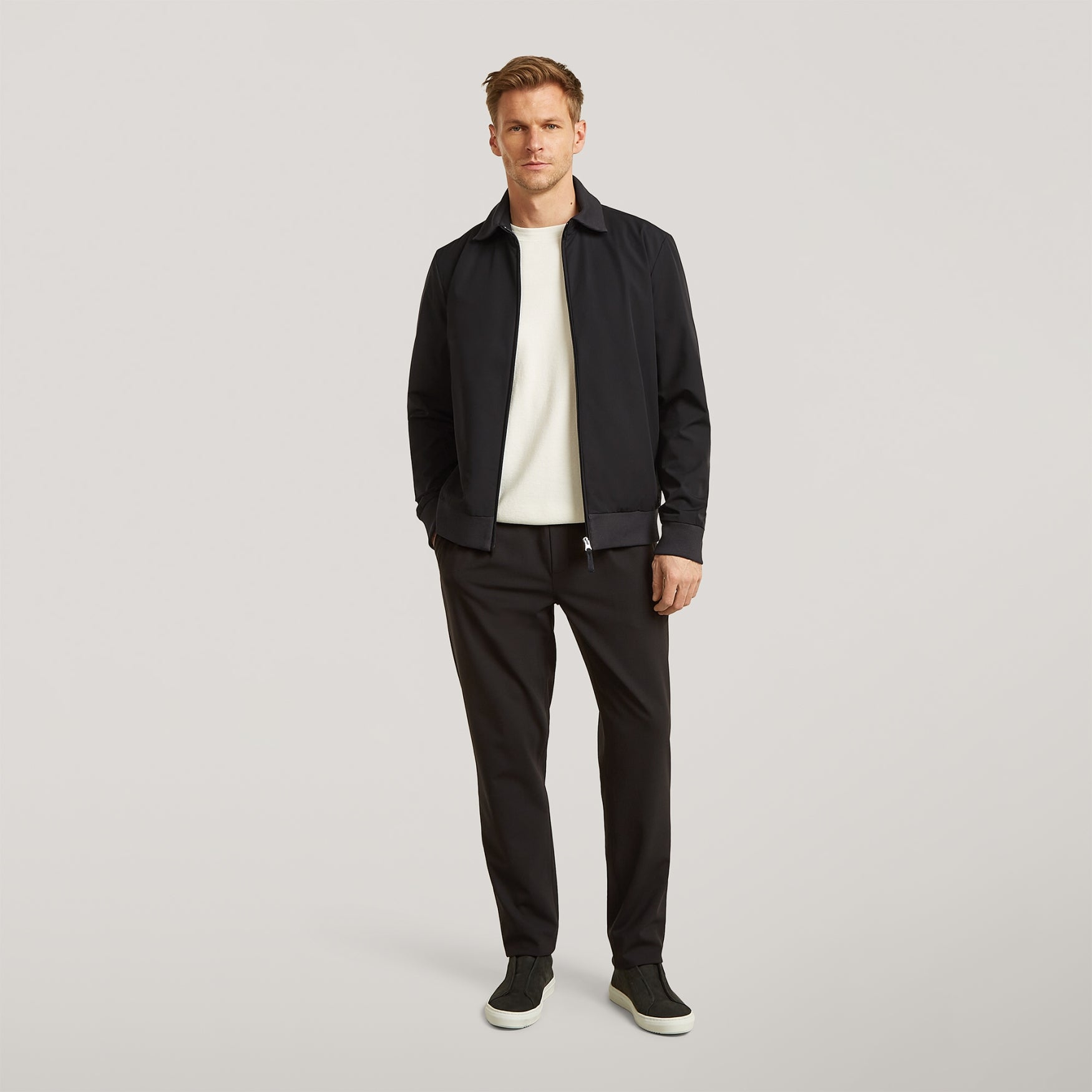 ASHFORD | Pure Black