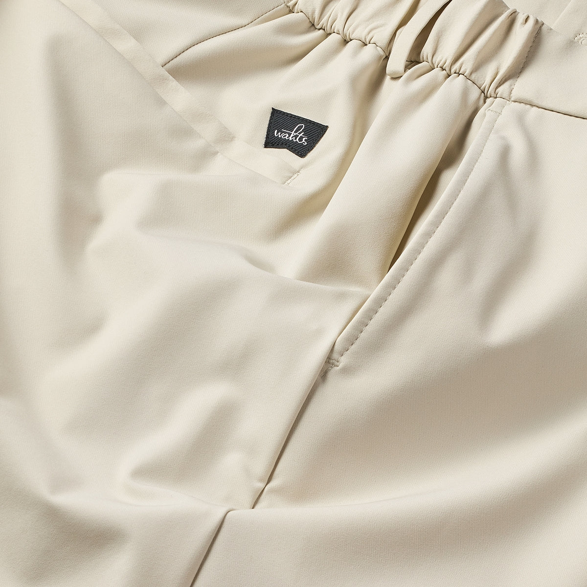 BRETT | Winter White