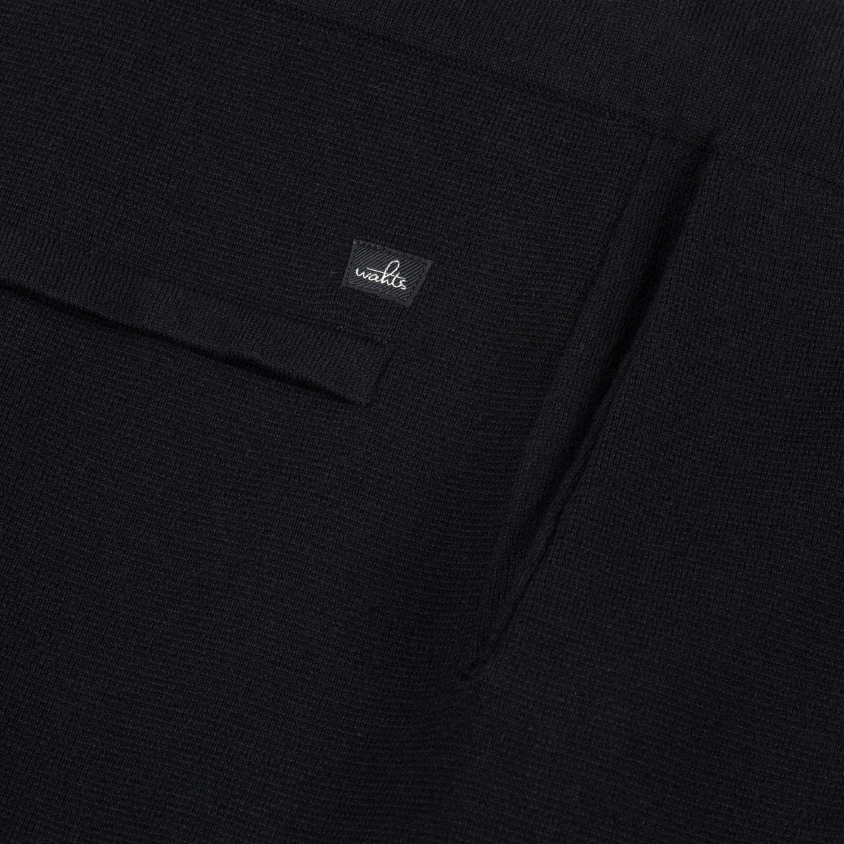 CAIDEN | Pure Black