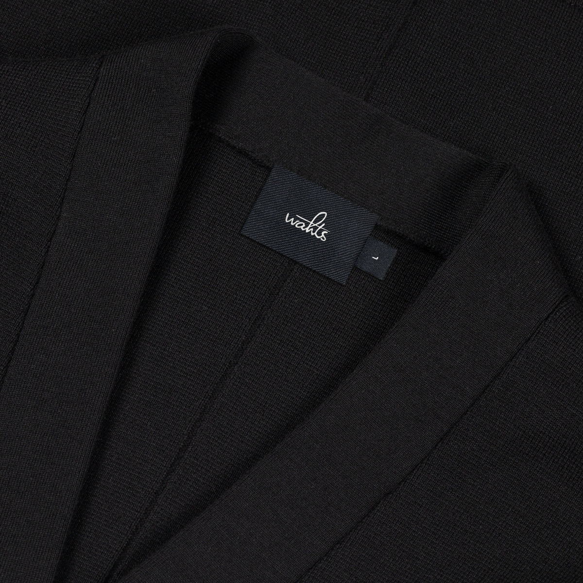 HANSON | Pure Black