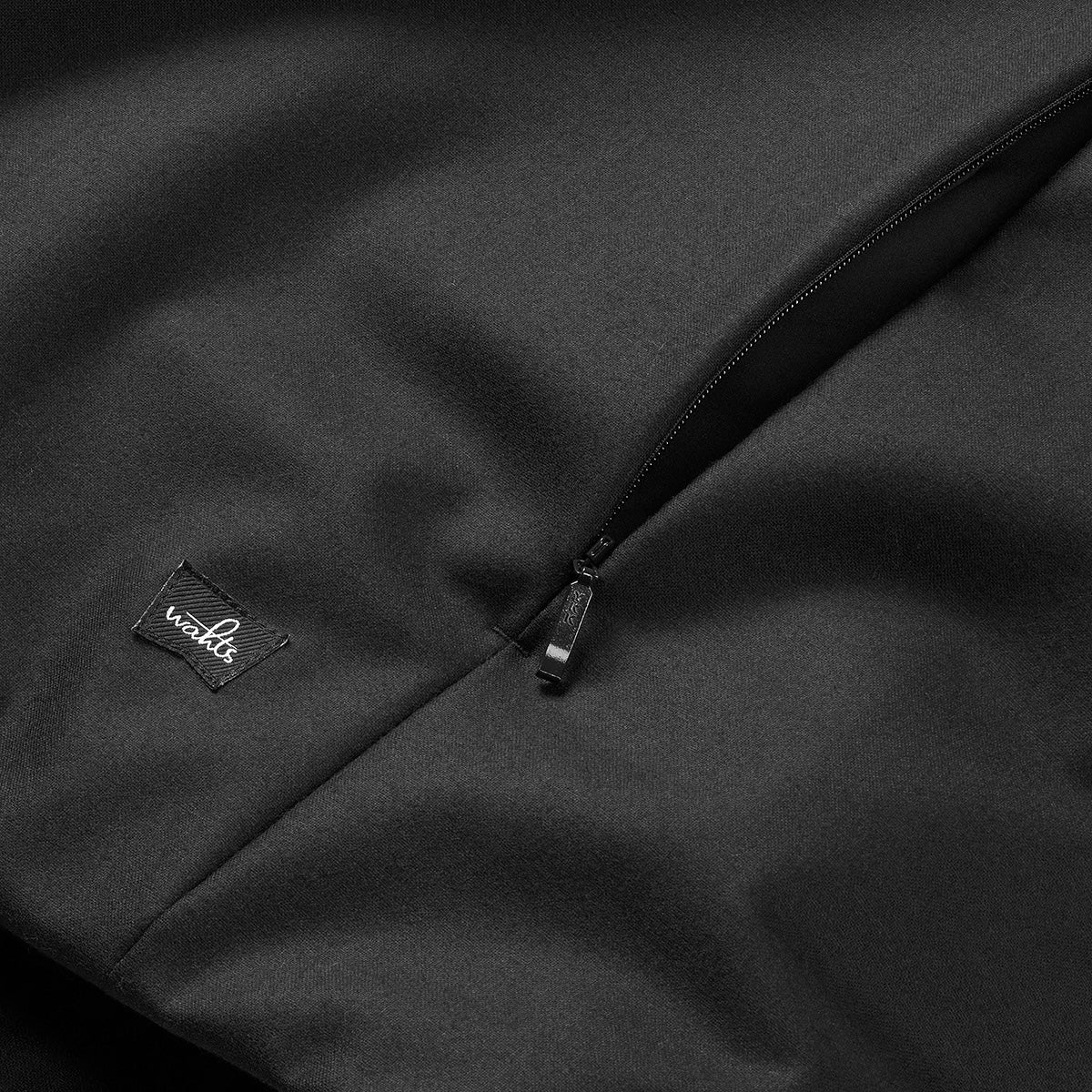 MITCH | Pure Black