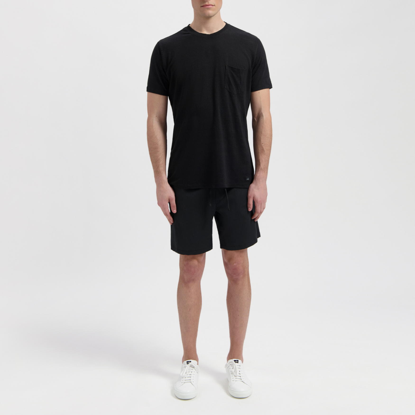 REESE | Pure Black