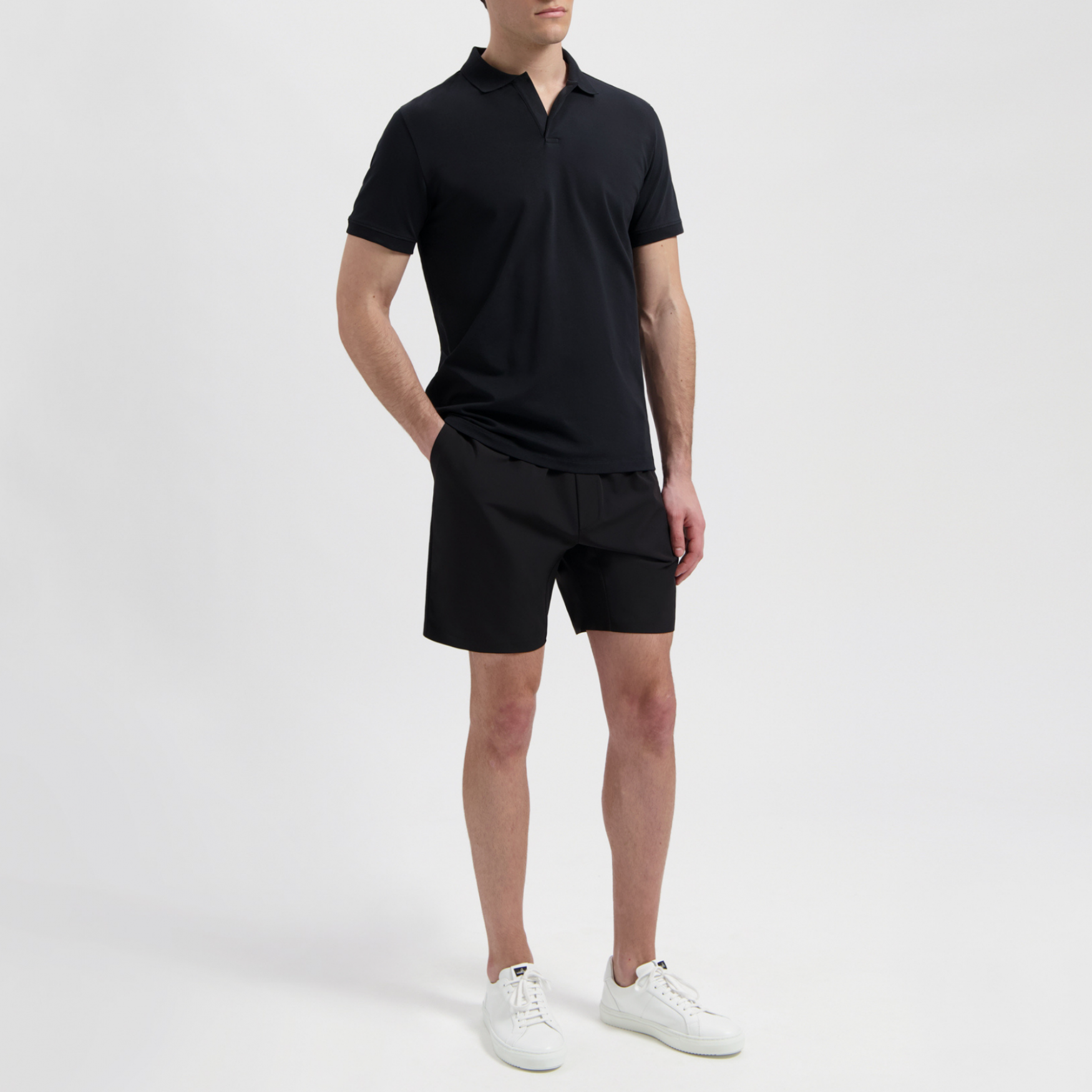 HASTINGS | Pure Black