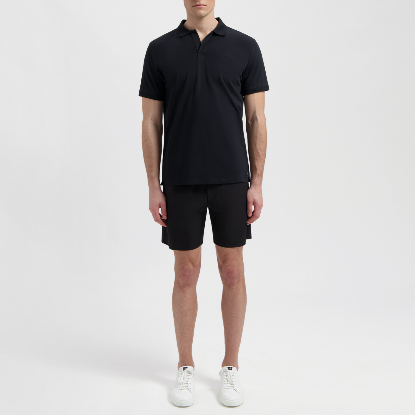 HASTINGS | Pure Black