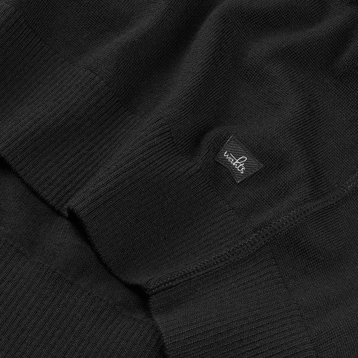HOWARD | Pure Black