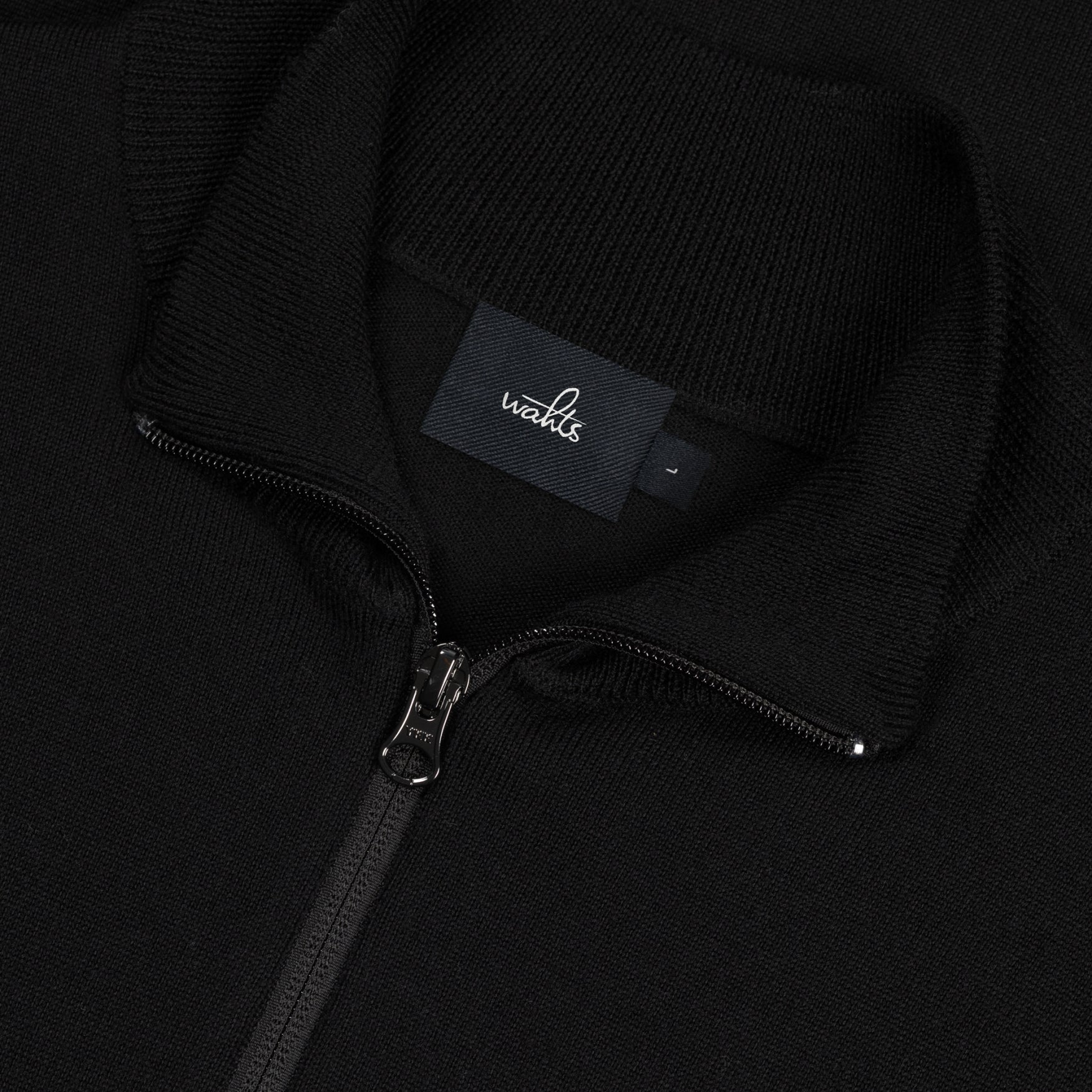 LUKE | Pure Black